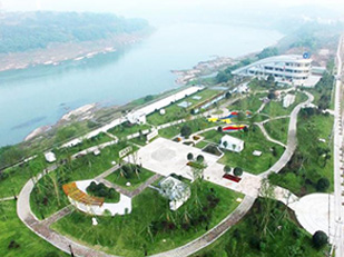 廣安市鄰水縣污水處理站，廣安市政協(xié)人資環(huán)委帶領(lǐng)鄰水縣政協(xié)與縣住建局相關(guān)負責(zé)人，到鄰水縣各鄉(xiāng)鎮(zhèn)專項督導(dǎo)污水處理廠（站）建設(shè)與運行情況